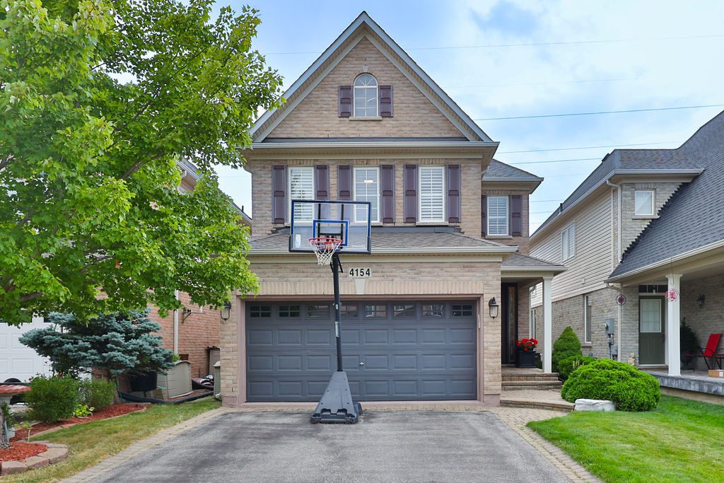 4154 Saunders Crescent, Burlington