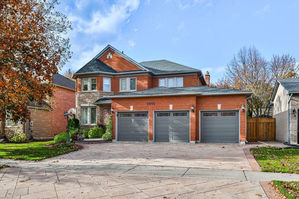 2095 Simcoe Drive, Burlington